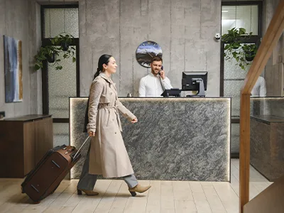 Hotel — sanitización de habitaciones y áreas comunes